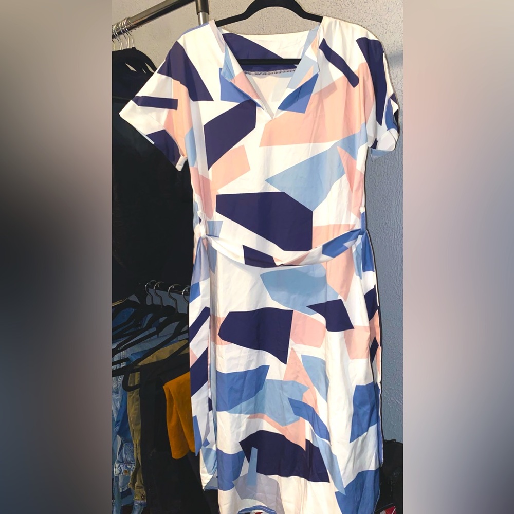 Gorgeous flowy dress!